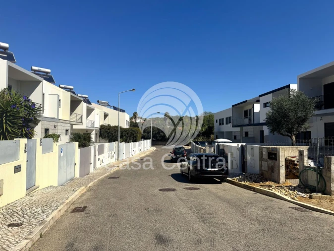 Moradia T3 para Venda em Alcabideche Foto 4