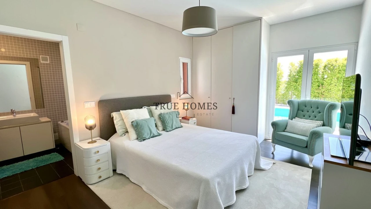 Moradia T4 para Venda em Amora Foto 18