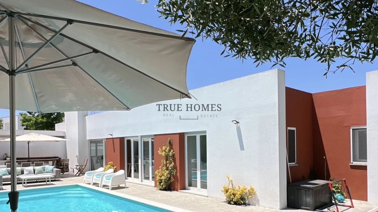 Moradia T4 para Venda em Amora Foto 4