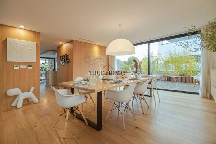 Moradia T5 para Venda em Quinta do Conde Foto 11