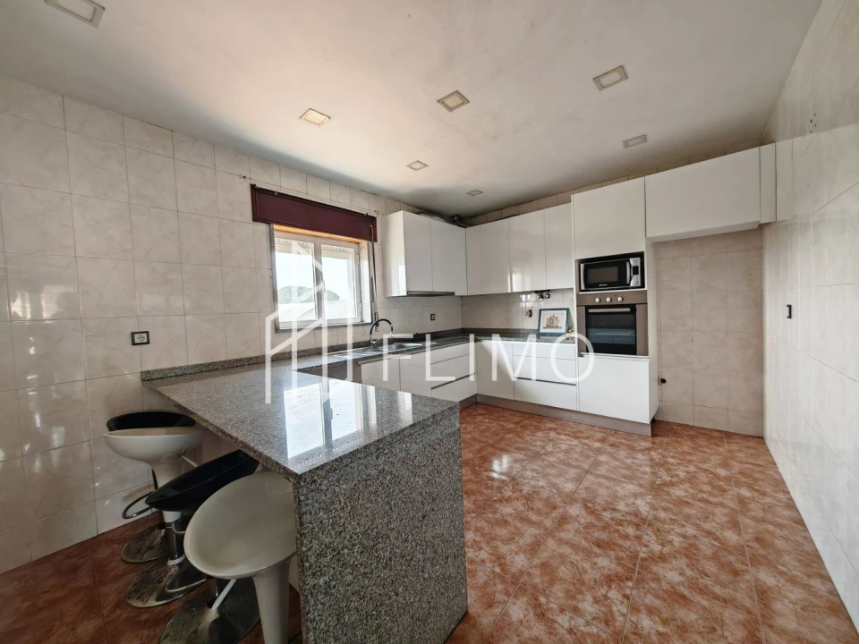 Moradia T4 para Venda em Estela Foto 1