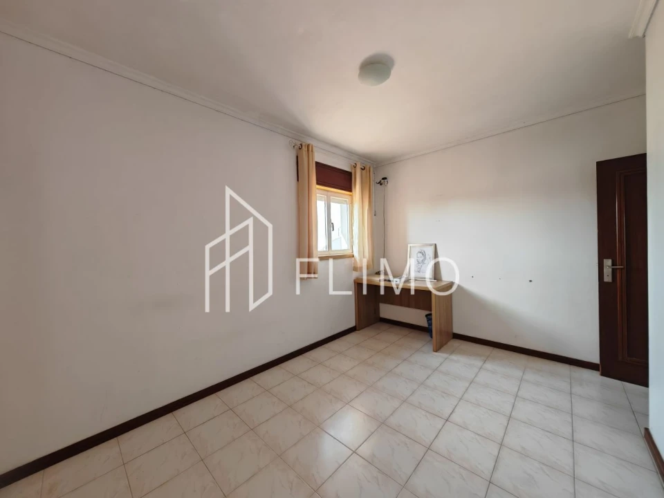 Moradia T4 para Venda em Estela Foto 14