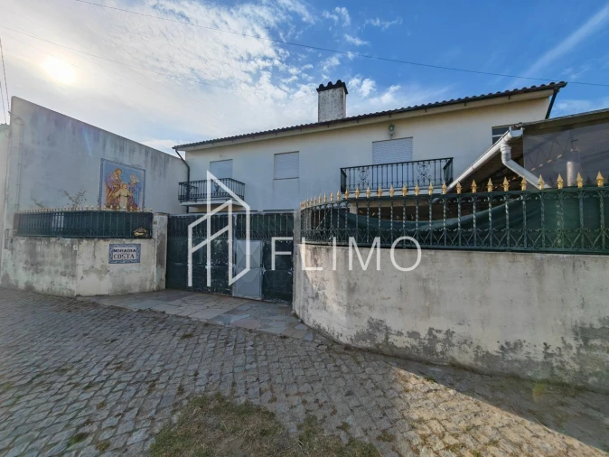 Moradia T4 para Venda em Estela Foto 2