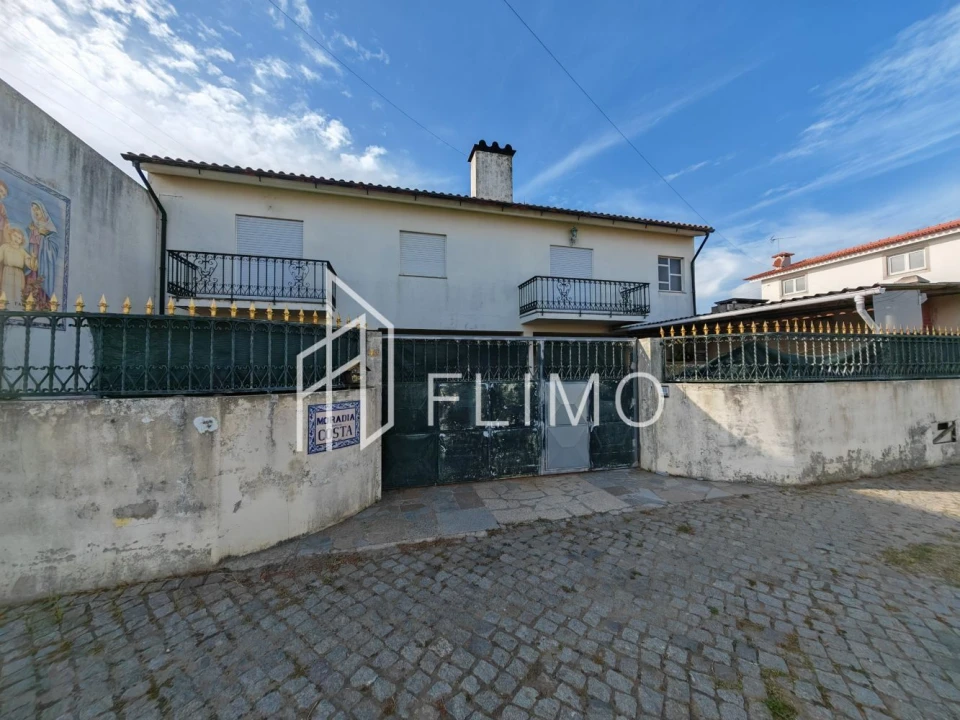 Moradia T4 para Venda em Estela Foto 3
