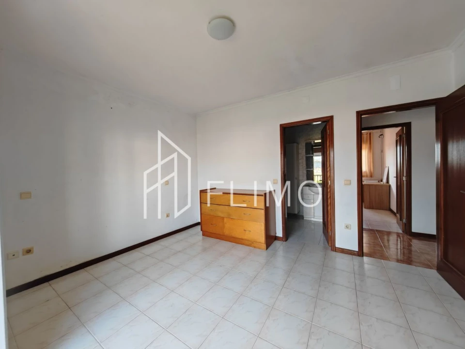 Moradia T4 para Venda em Estela Foto 17