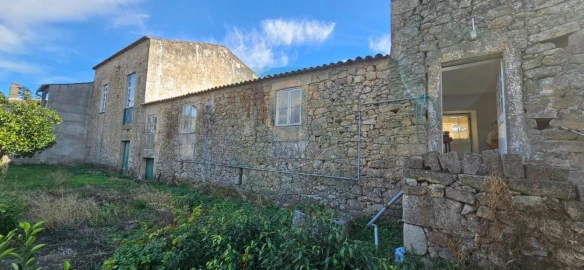 Moradia T6 para Venda em Póvoa de Rio de Moinhos e Cafede