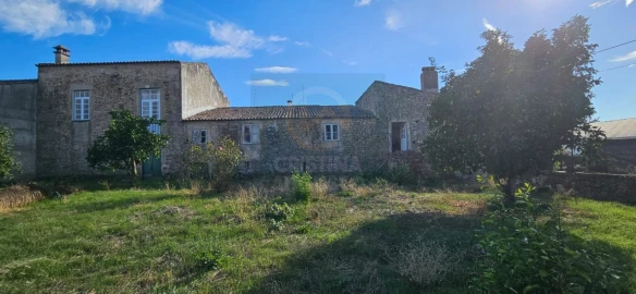 Moradia T6 para Venda em Póvoa de Rio de Moinhos e Cafede