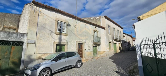 Moradia T6 para Venda em Póvoa de Rio de Moinhos e Cafede