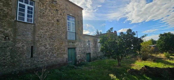 Moradia T6 para Venda em Póvoa de Rio de Moinhos e Cafede