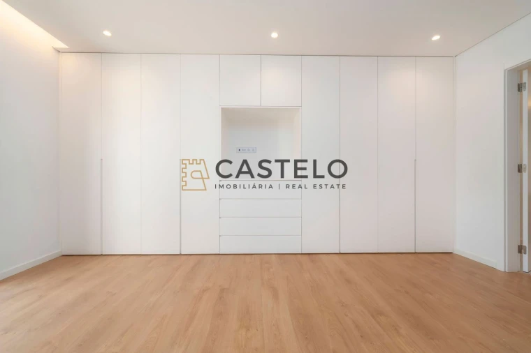 Moradia T3 para Venda em Loule (São Sebastião) Foto 6