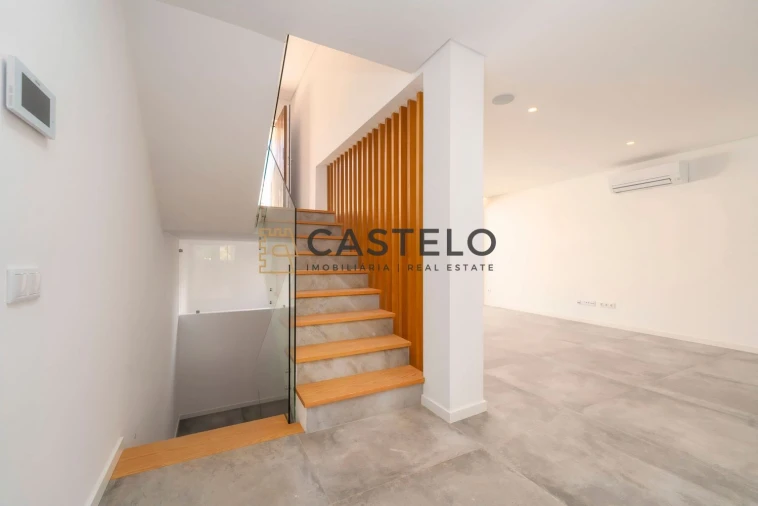 Moradia T3 para Venda em Loule (São Sebastião) Foto 23