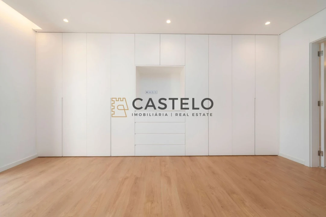 Moradia T3 para Venda em Loule (São Sebastião) Foto 6