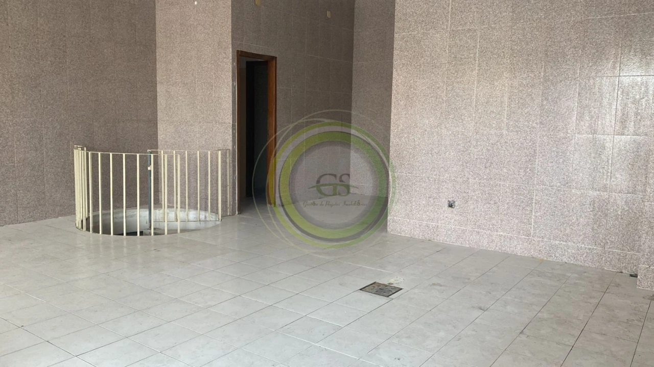 Loja para Arrendamento em Aver-O-Mar, Amorim e Terroso Foto 8