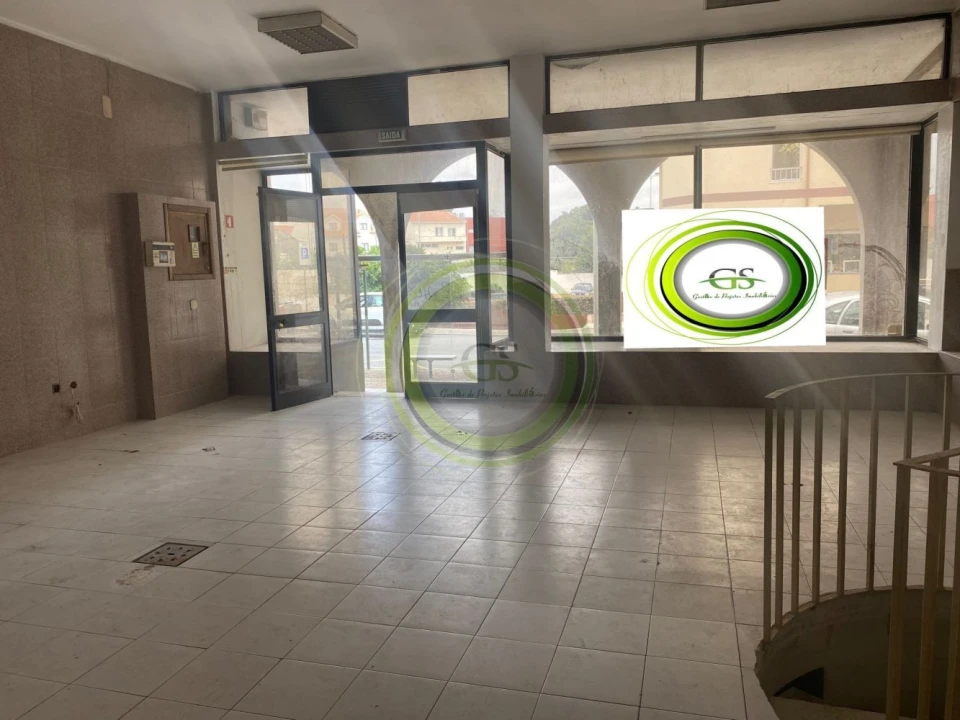 Loja para Arrendamento em Aver-O-Mar, Amorim e Terroso Foto 5