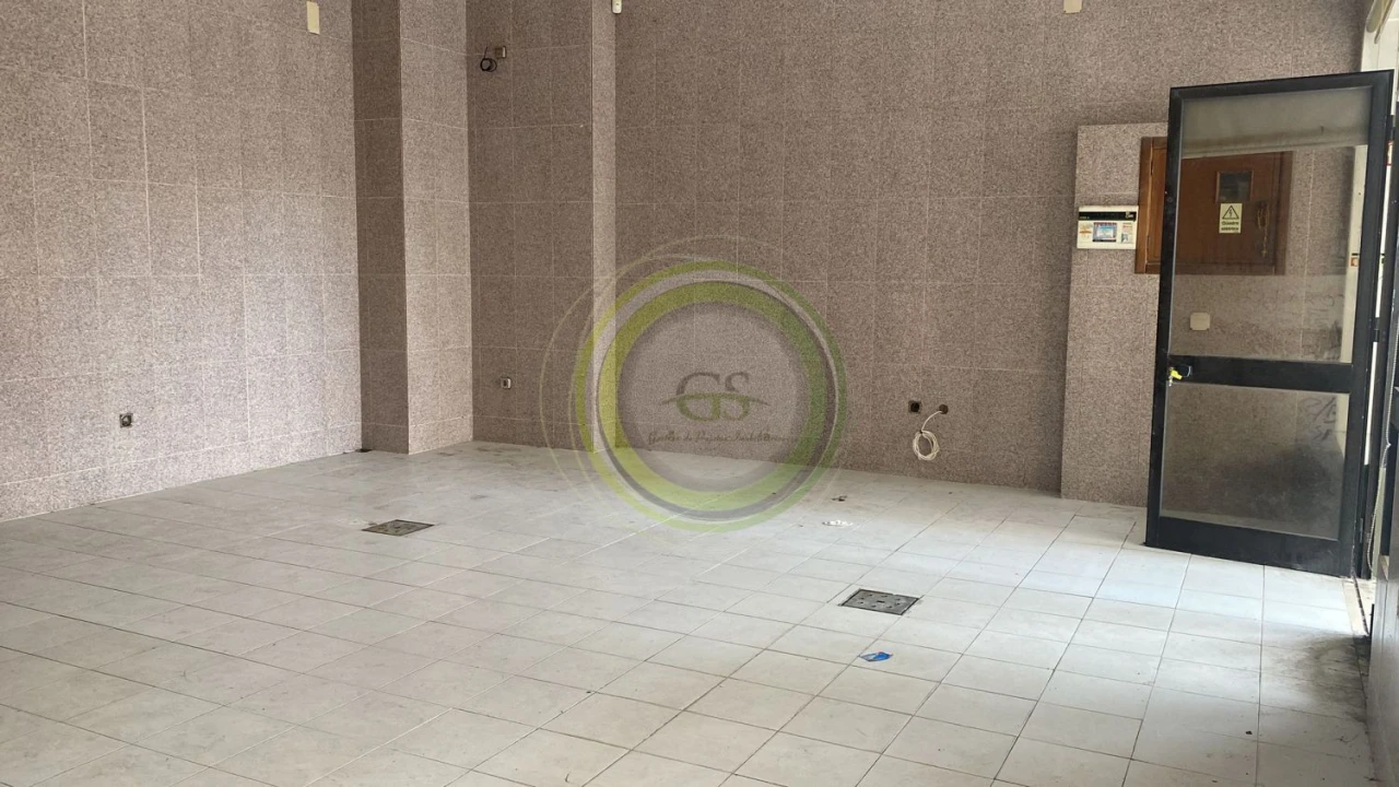 Loja para Arrendamento em Aver-O-Mar, Amorim e Terroso Foto 7