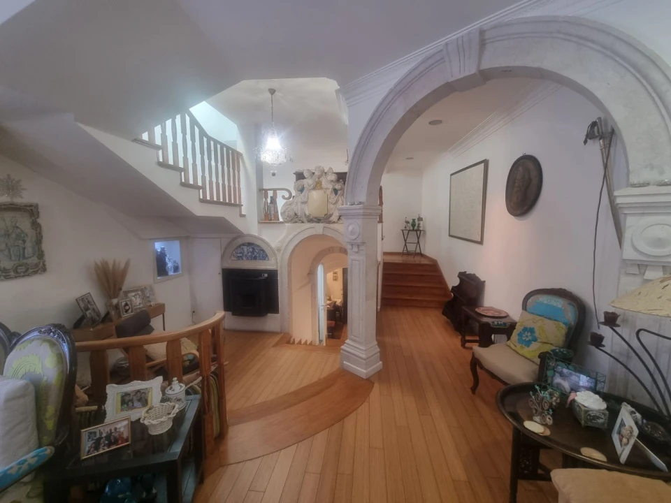 Apartamento T4 para Venda em Lumiar Foto 1