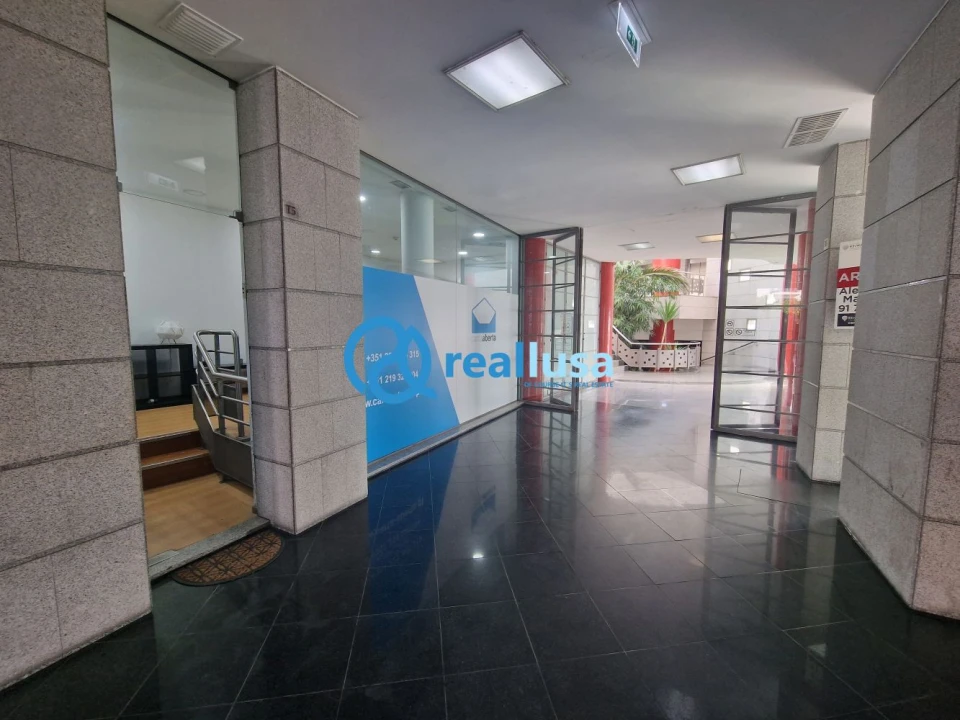 Loja para Venda em Gondomar (São Cosme), Valbom e Jovim Foto 10