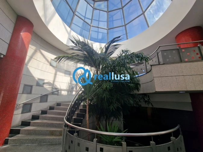 Loja para Venda em Gondomar (São Cosme), Valbom e Jovim Foto 11