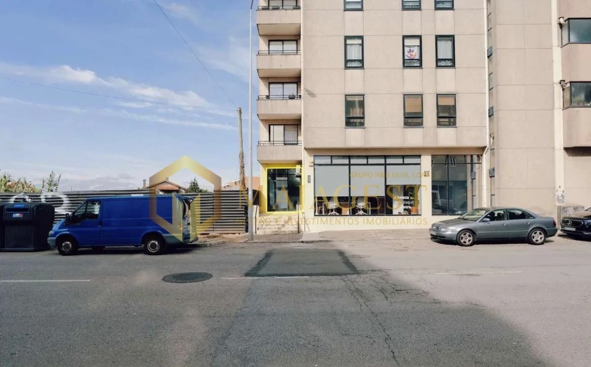 Loja para Arrendamento em Santa Marinha e São Pedro da Afurada Foto 24