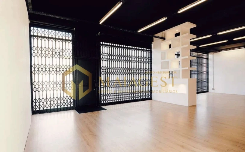 Loja para Arrendamento em Santa Marinha e São Pedro da Afurada Foto 5