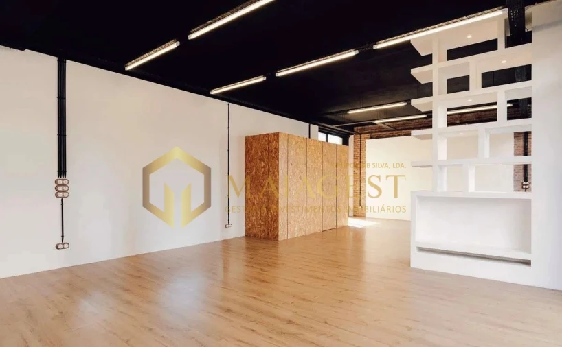 Loja para Arrendamento em Santa Marinha e São Pedro da Afurada Foto 10