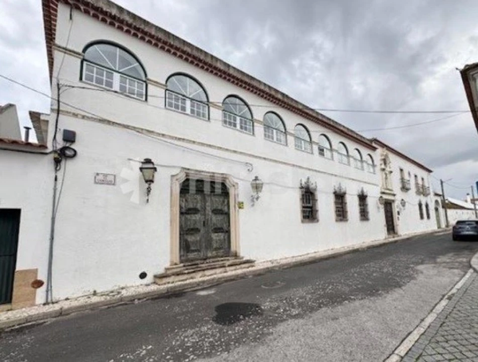 Moradia T5 para Venda em Almeirim Foto 3