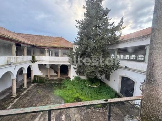 Moradia T5 para Venda em Almeirim Foto 1