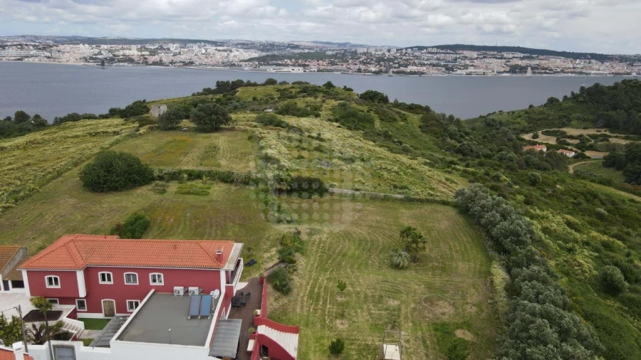 Moradia T5 para Venda em Caparica e Trafaria Foto 1