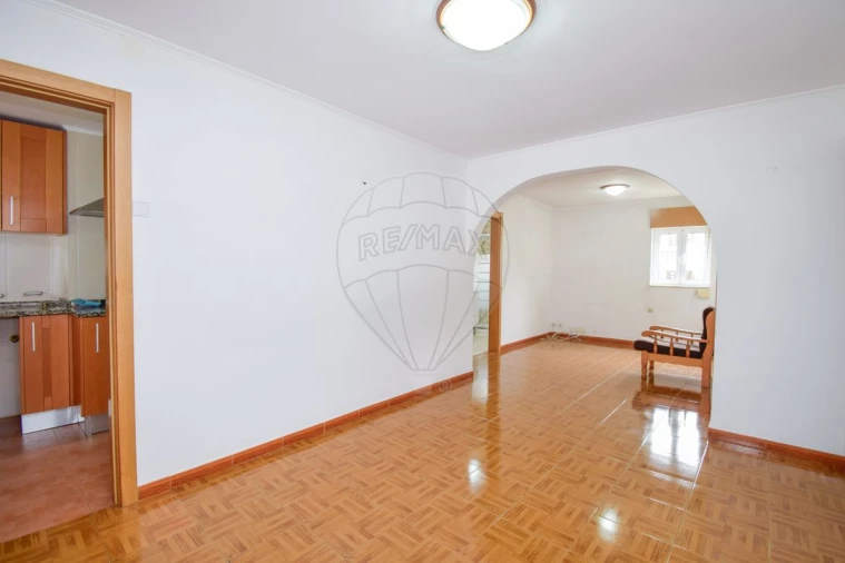 Apartamento T2 para Venda em Olivais Foto 3