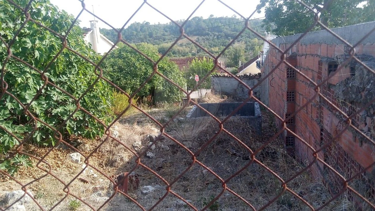 Terreno para Venda em Arneiro das Milhariças Foto 4