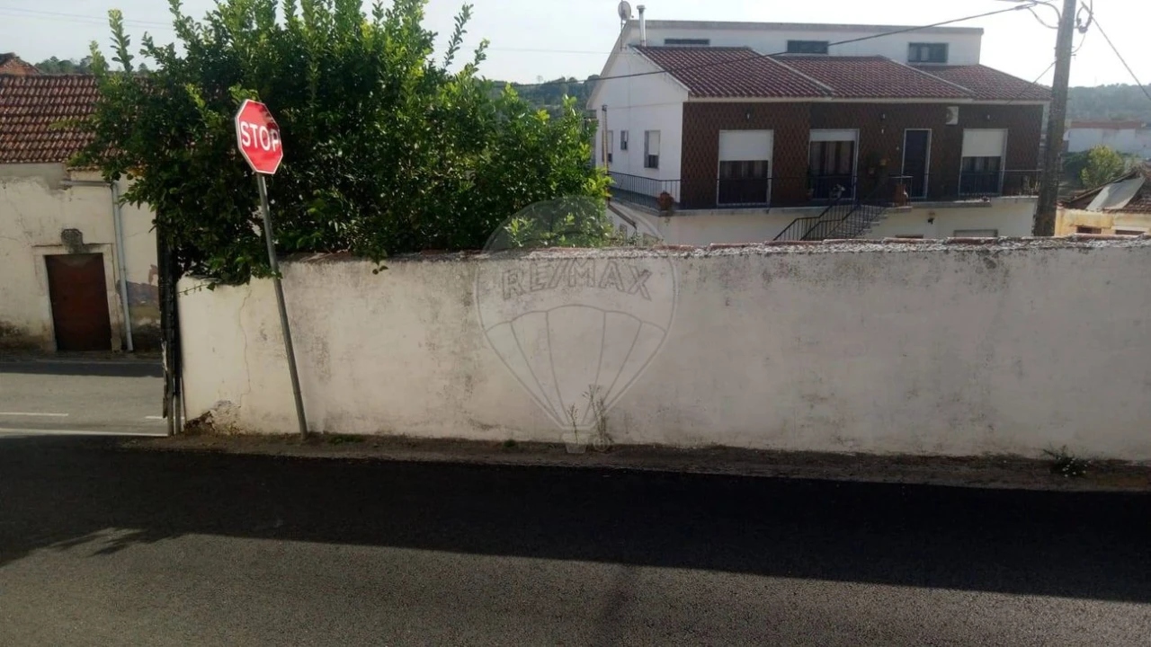 Terreno para Venda em Arneiro das Milhariças Foto 1