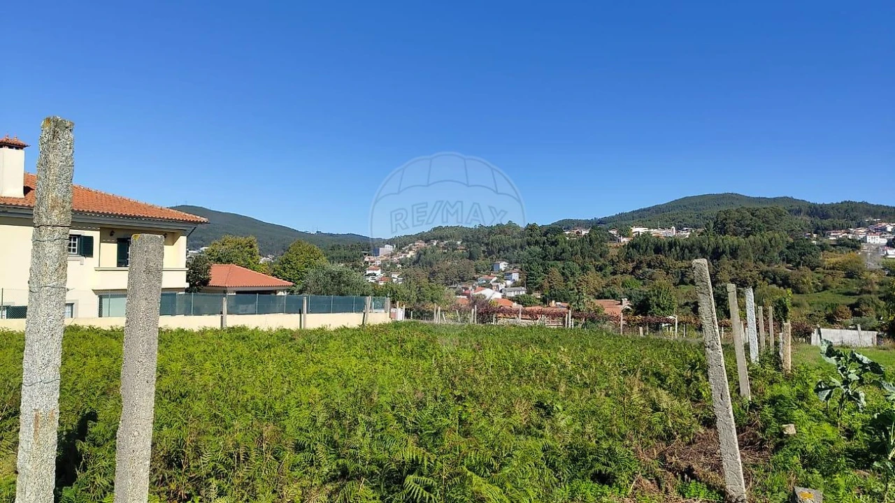 Terreno para Venda em Macieira de Cambra Foto 6