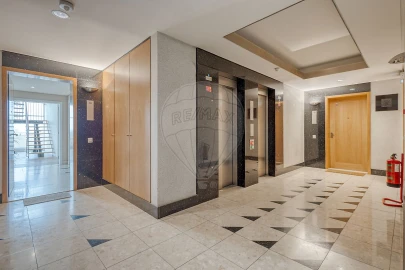 Apartamento T5 para Venda em Glória e Vera Cruz