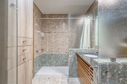 Apartamento T5 para Venda em Glória e Vera Cruz