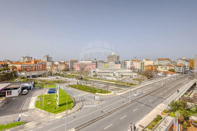 Apartamento T5 para Venda em Glória e Vera Cruz