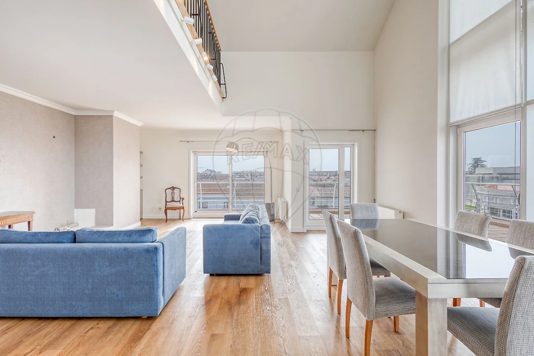 Apartamento T5 para Venda em Glória e Vera Cruz Foto 9