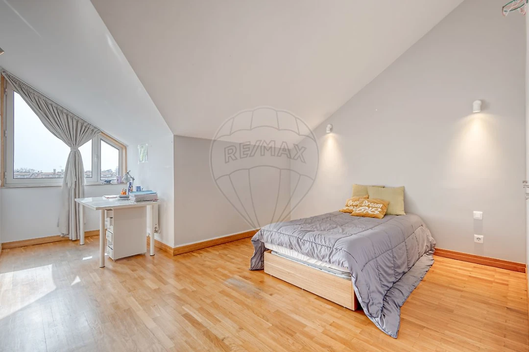 Apartamento T5 para Venda em Glória e Vera Cruz Foto 16