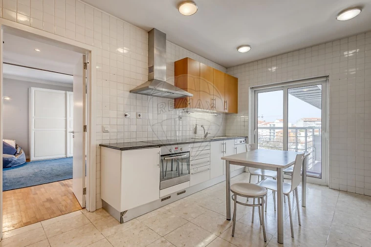 Apartamento T5 para Venda em Glória e Vera Cruz Foto 28