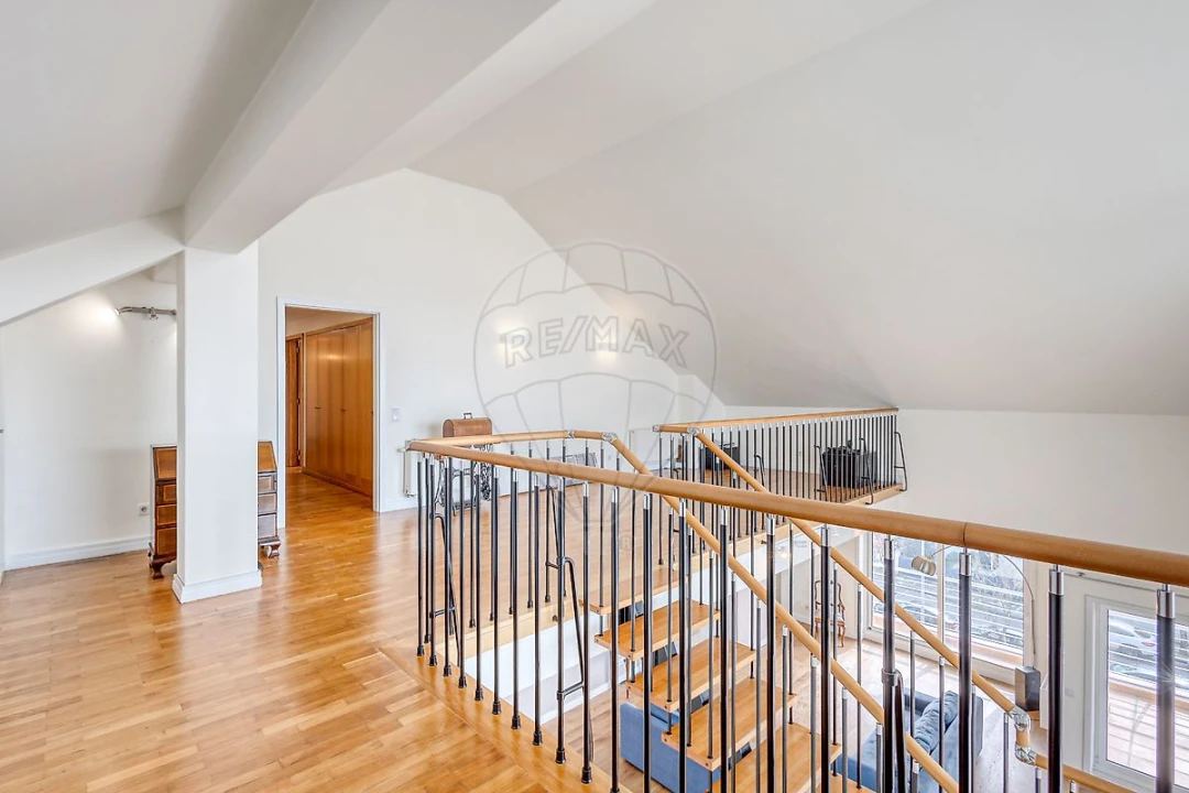 Apartamento T5 para Venda em Glória e Vera Cruz Foto 11