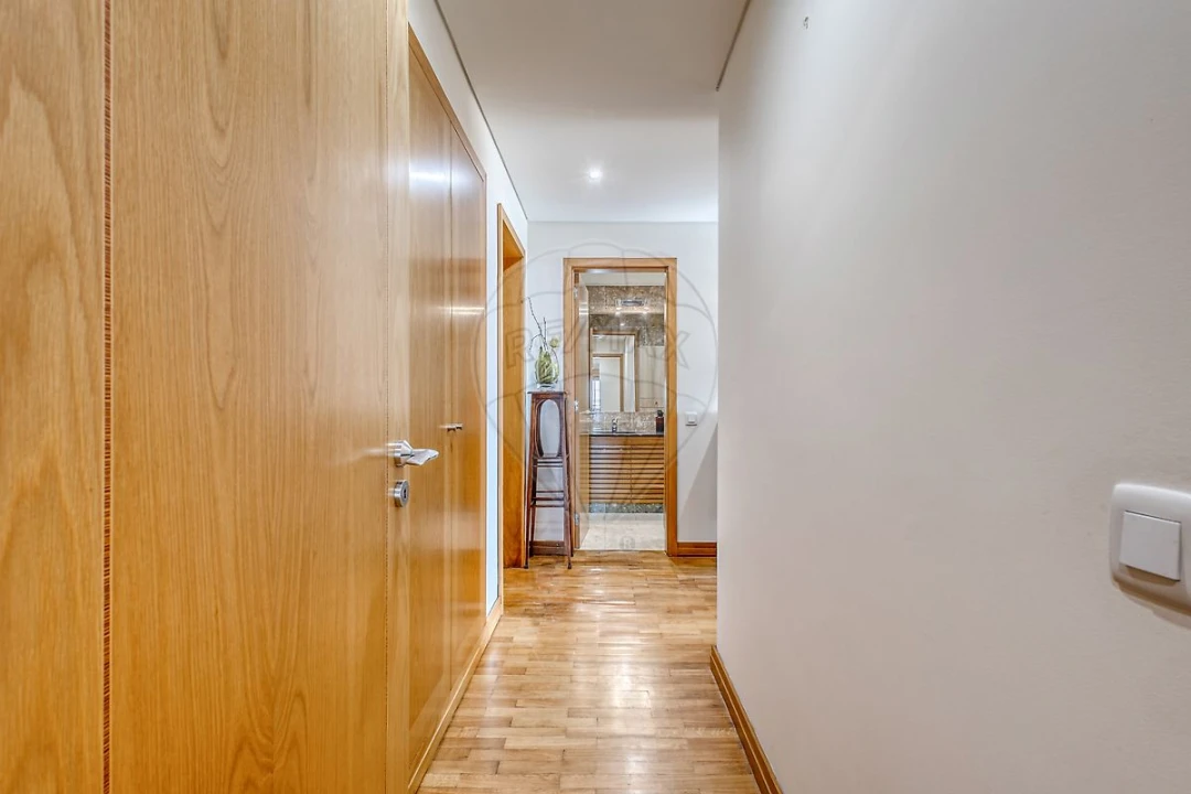 Apartamento T5 para Venda em Glória e Vera Cruz Foto 25
