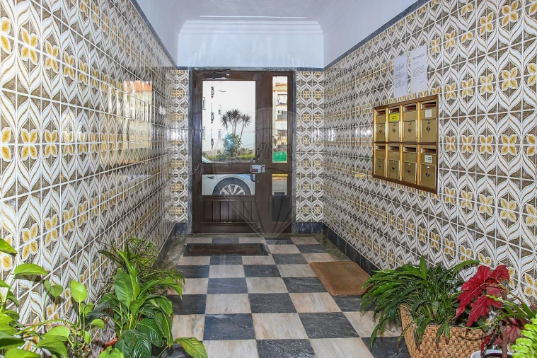 Apartamento T1 para Venda em Carcavelos e Parede Foto 10