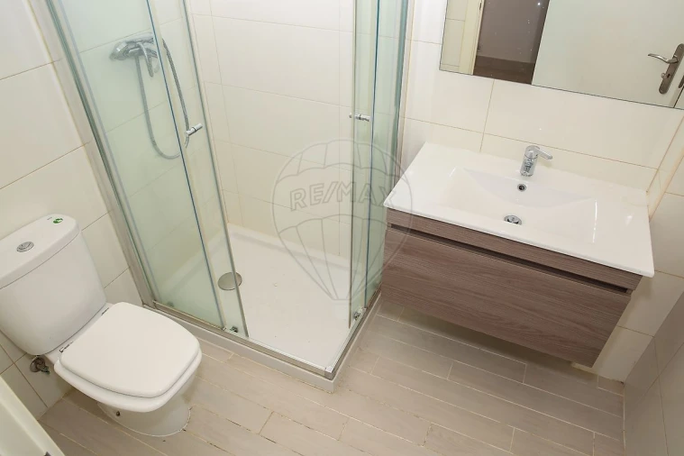 Apartamento T1 para Venda em Carcavelos e Parede Foto 7