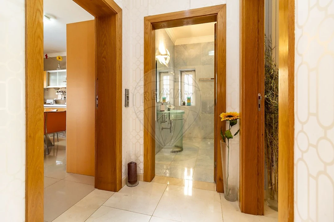 Moradia T7 para Venda em Atalaia e Alto Estanqueiro-Jardia Foto 14