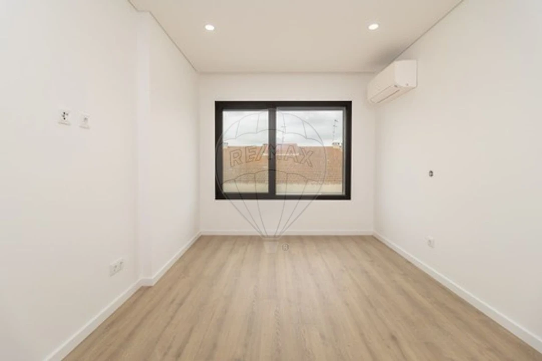 Apartamento T5 para Venda em Montijo e Afonsoeiro Foto 9