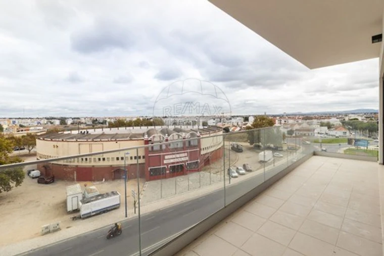 Apartamento T5 para Venda em Montijo e Afonsoeiro Foto 3