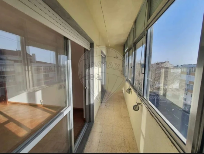 Apartamento T2 para Venda em Barcarena Foto 6