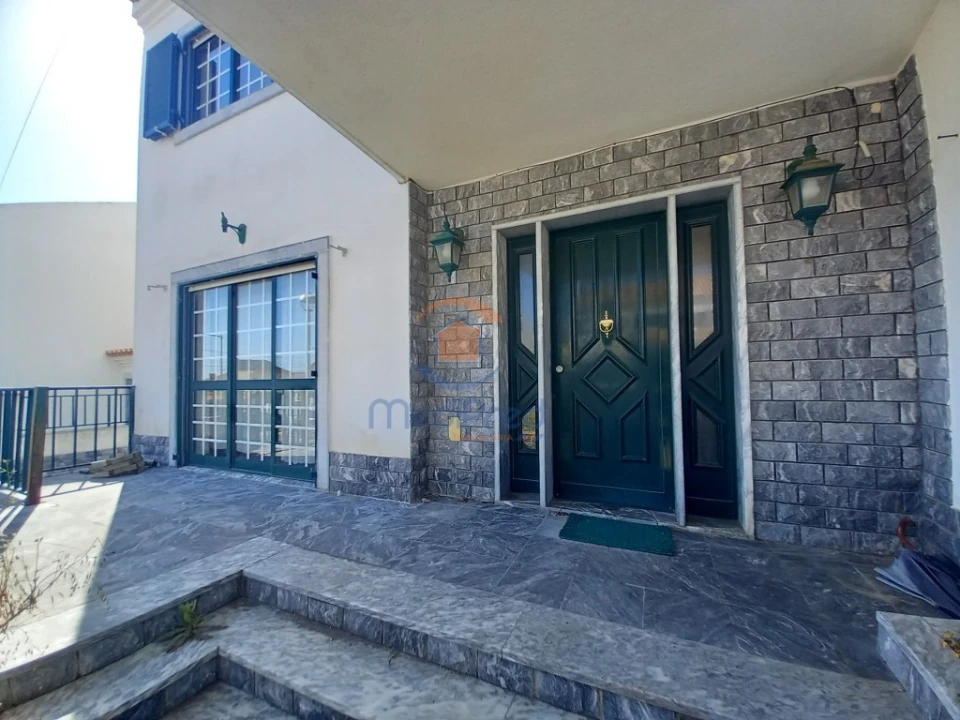 Moradia T4 para Venda em Santo Isidoro Foto 3