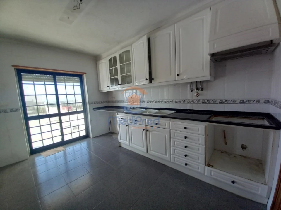 Moradia T4 para Venda em Santo Isidoro Foto 11