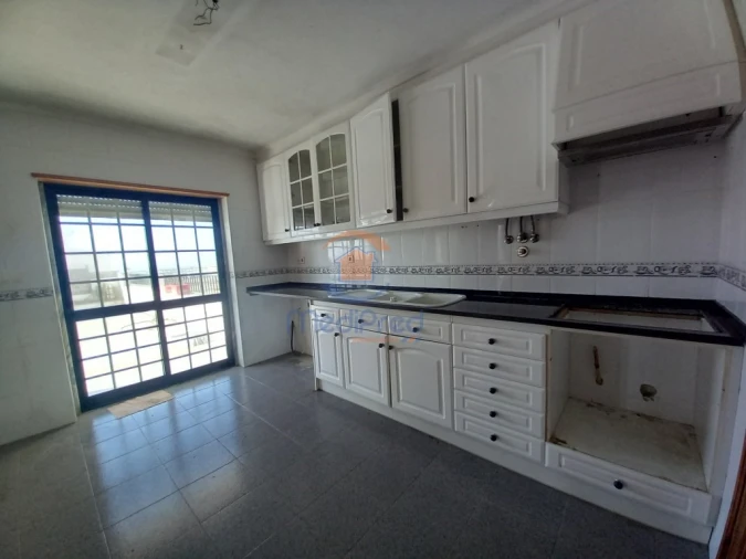 Moradia T4 para Venda em Santo Isidoro Foto 11