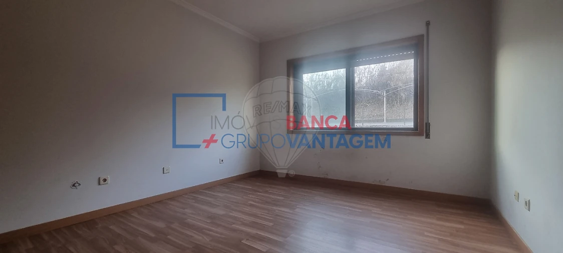 Apartamento T2 para Venda em Rio Tinto Foto 3